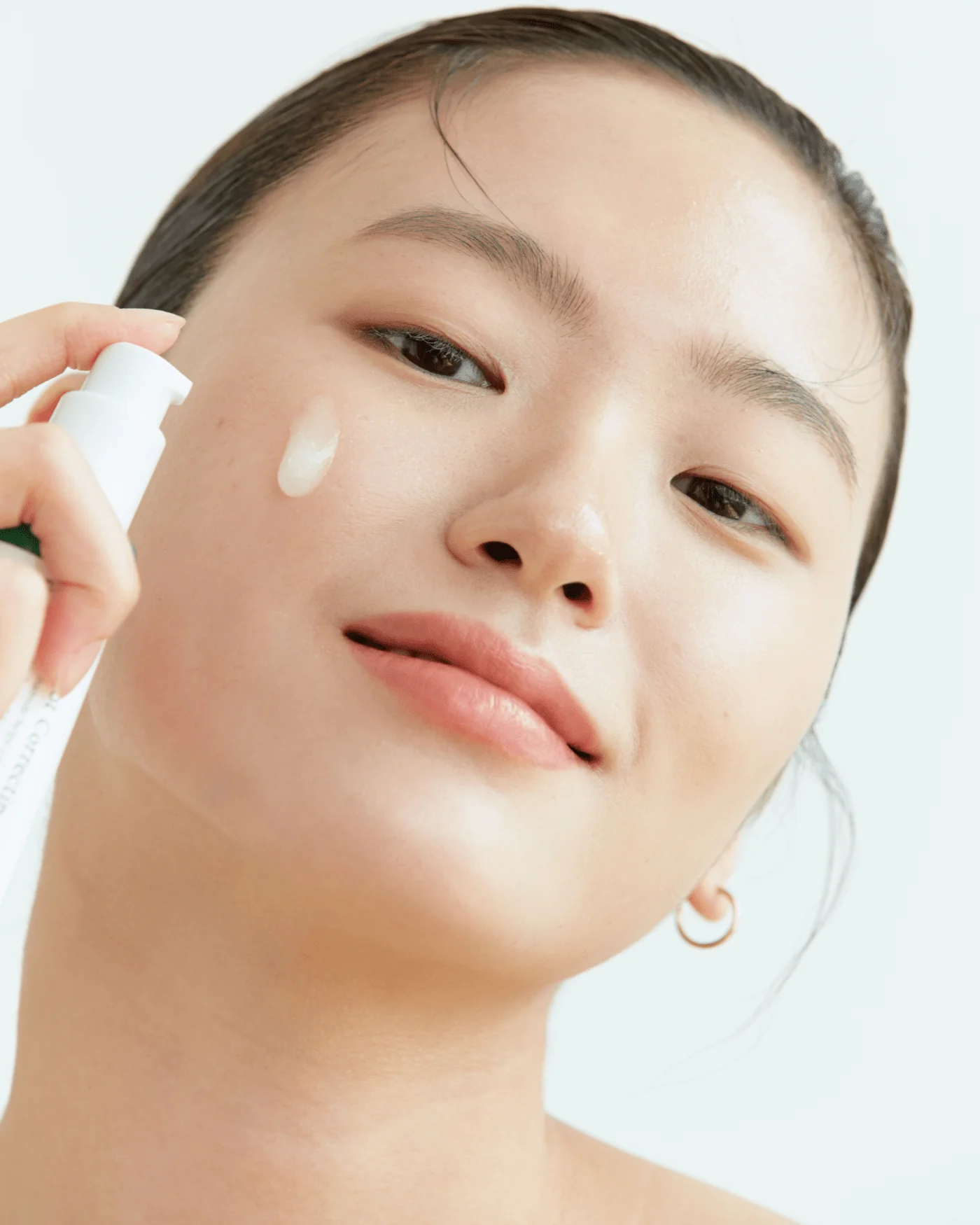 Dark Spot Correcting Glow Serum - Image 4