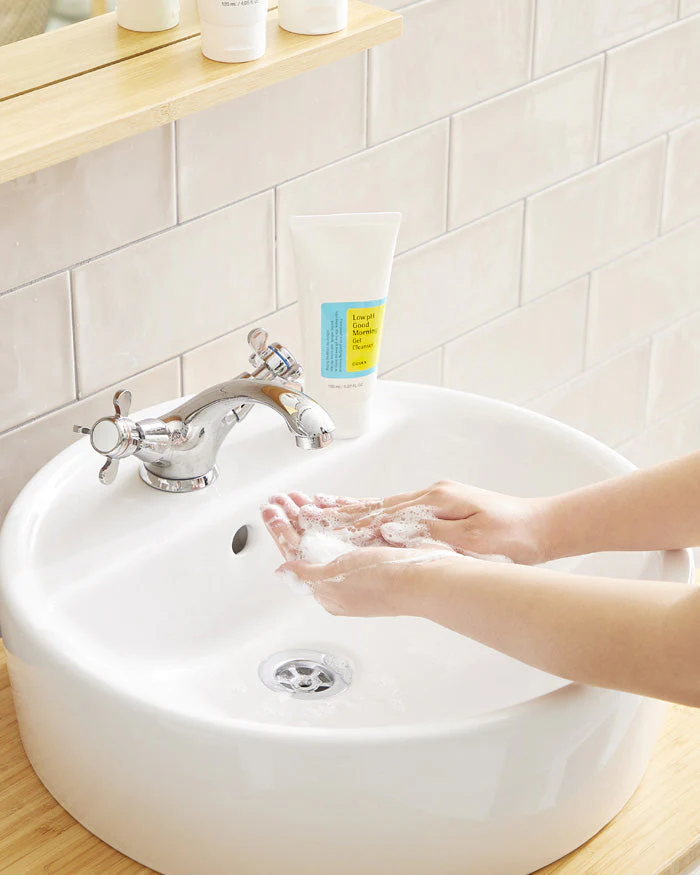 Low-pH Good Morning Gel Cleanser - Image 4
