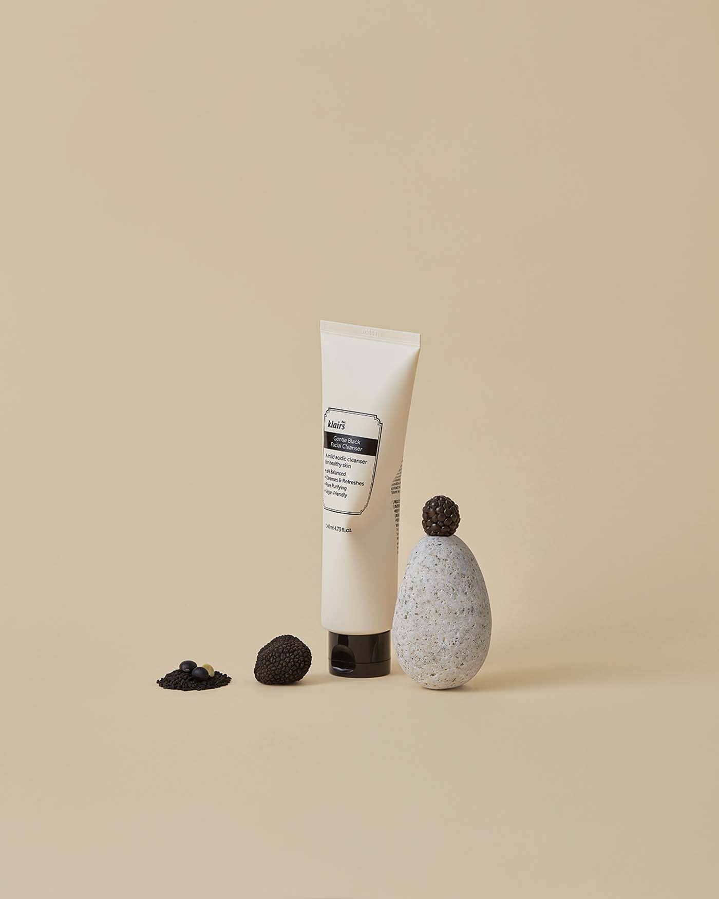 Gentle Black Facial Cleanser - Image 6