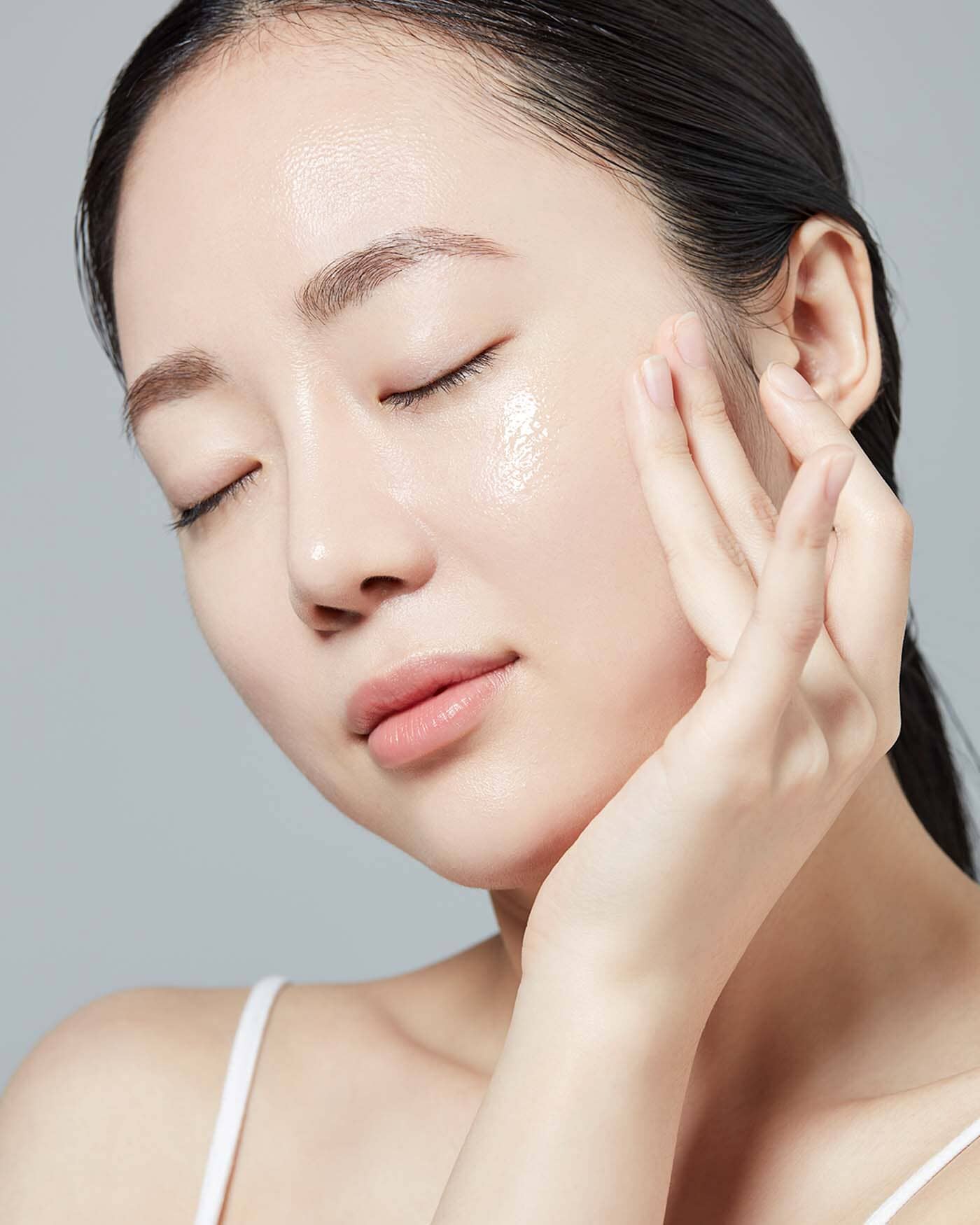Moistfull Collagen Facial Toner - Image 4