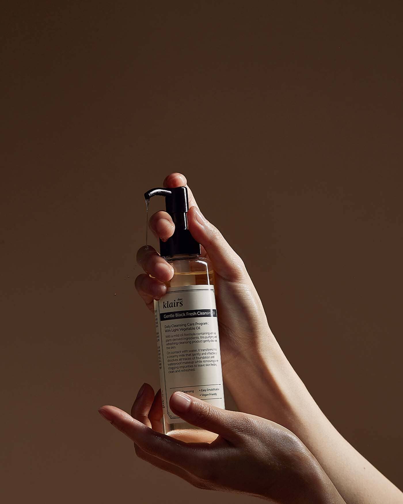 Gentle Black Fresh Cleansing Oil - Image 4