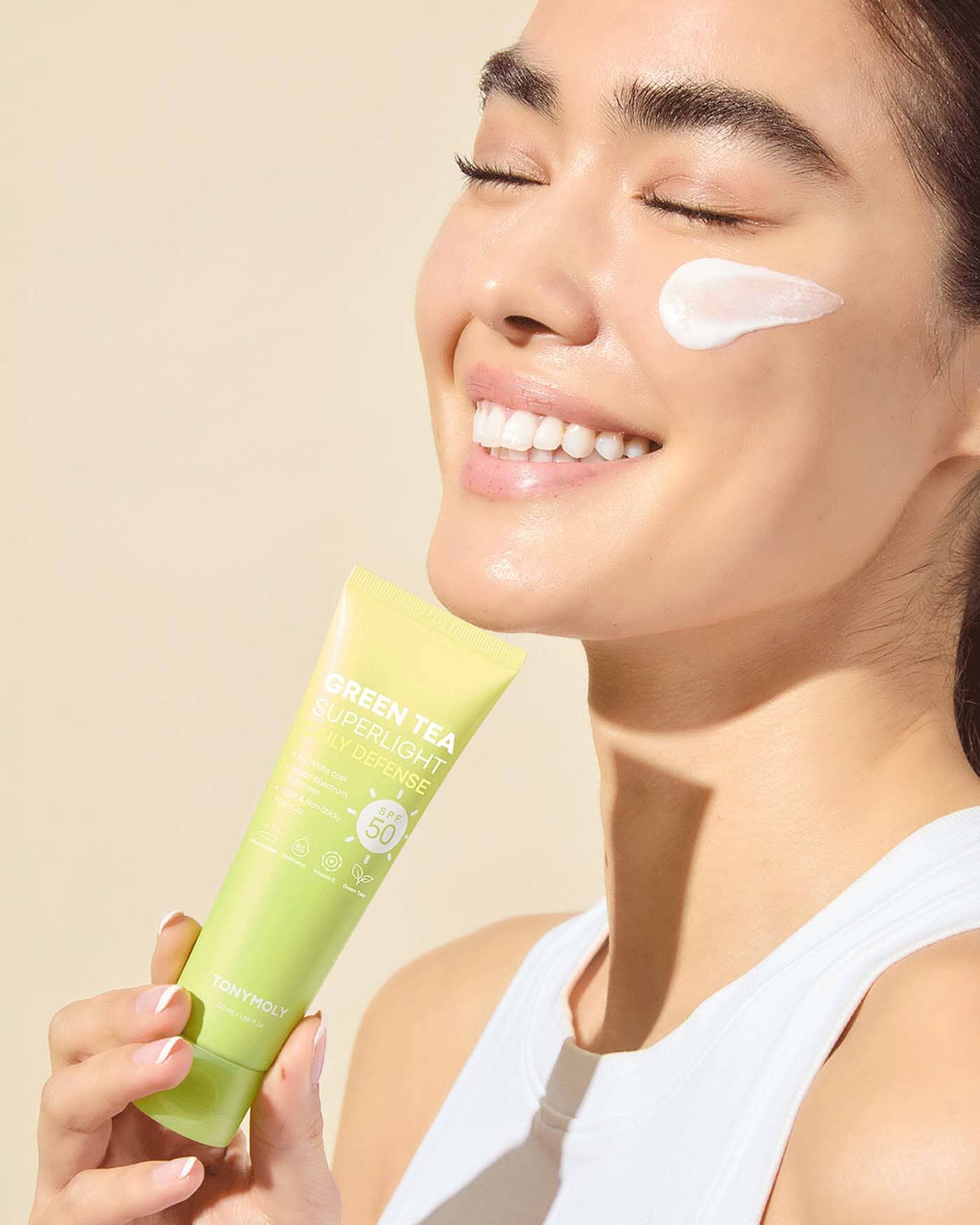 Green Tea Superlight Daily Defense Sunscreen SPF 50 - Image 5
