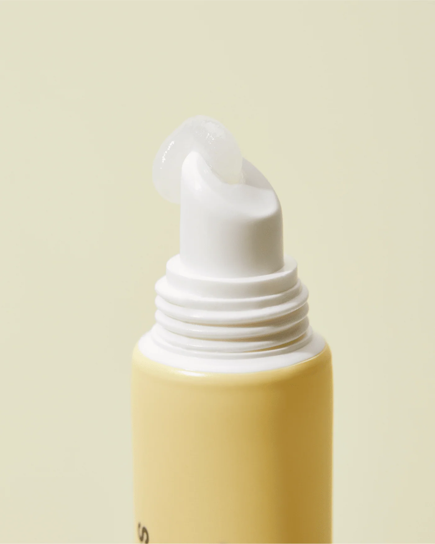 Solid In Lip Essence - Image 3